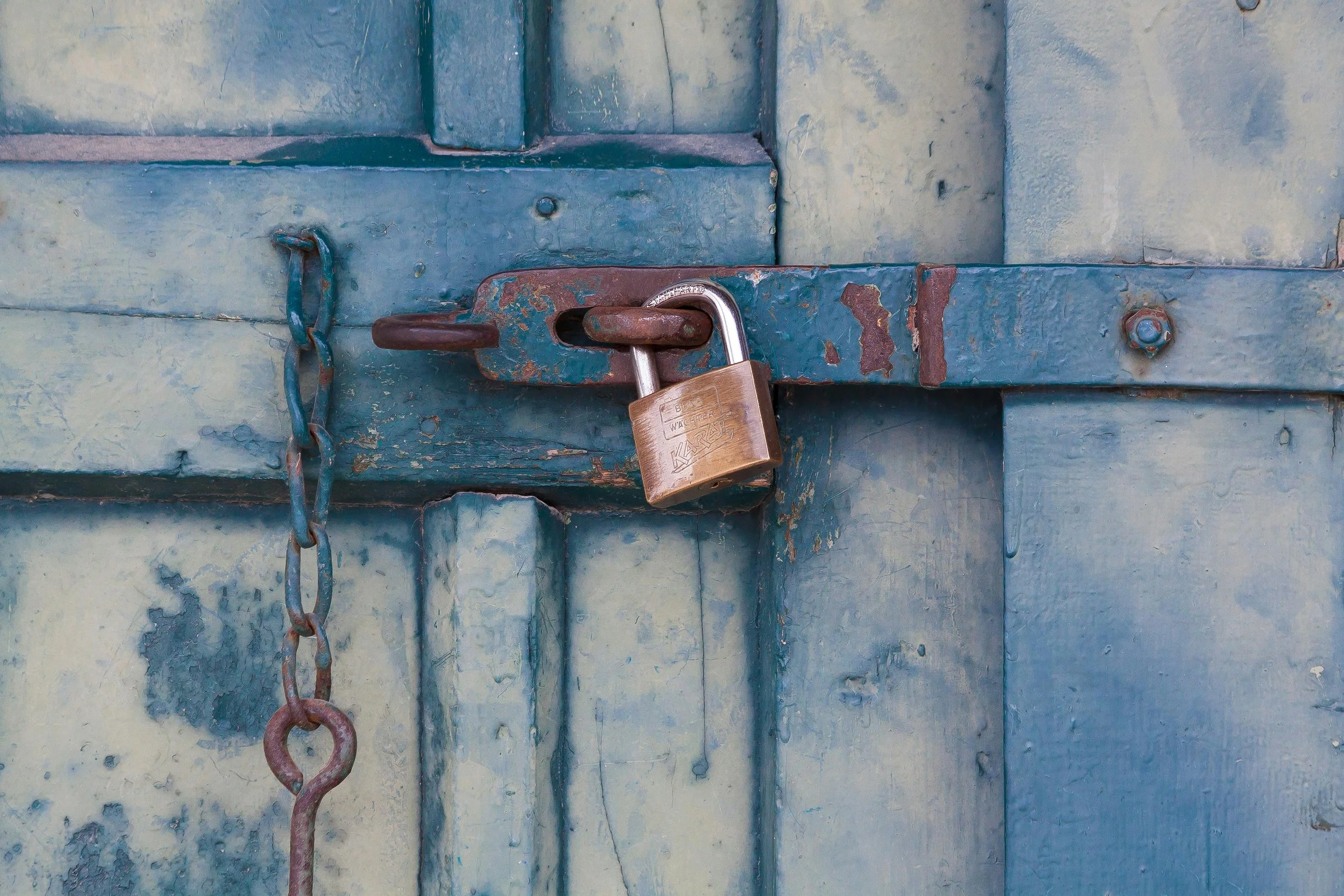 Behind the Facade: How Coercive Control Can Trap You in a Love Story Gone Wrong