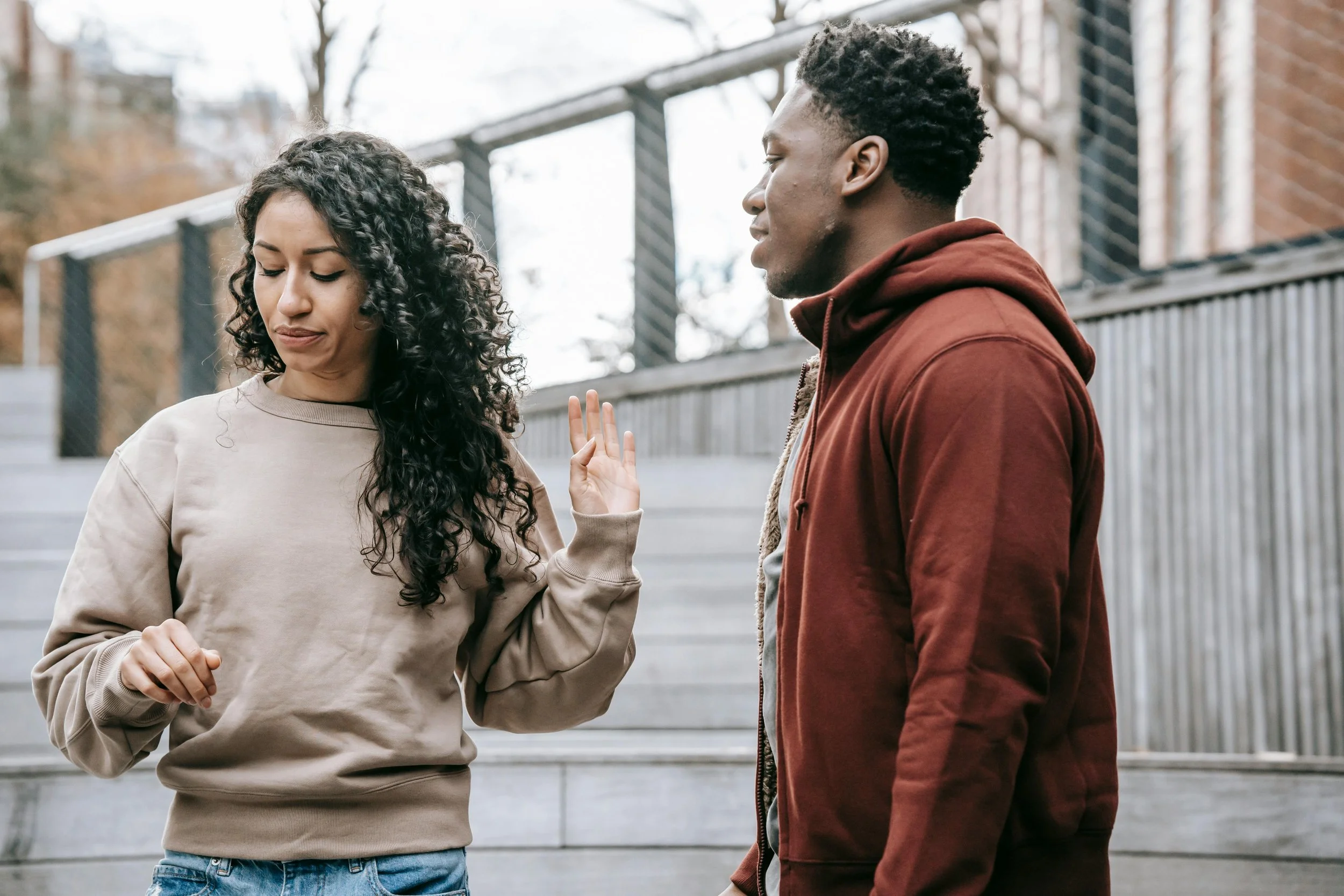 A Simple Guide to Helping a Friend in an Abusive Relationship Safely
